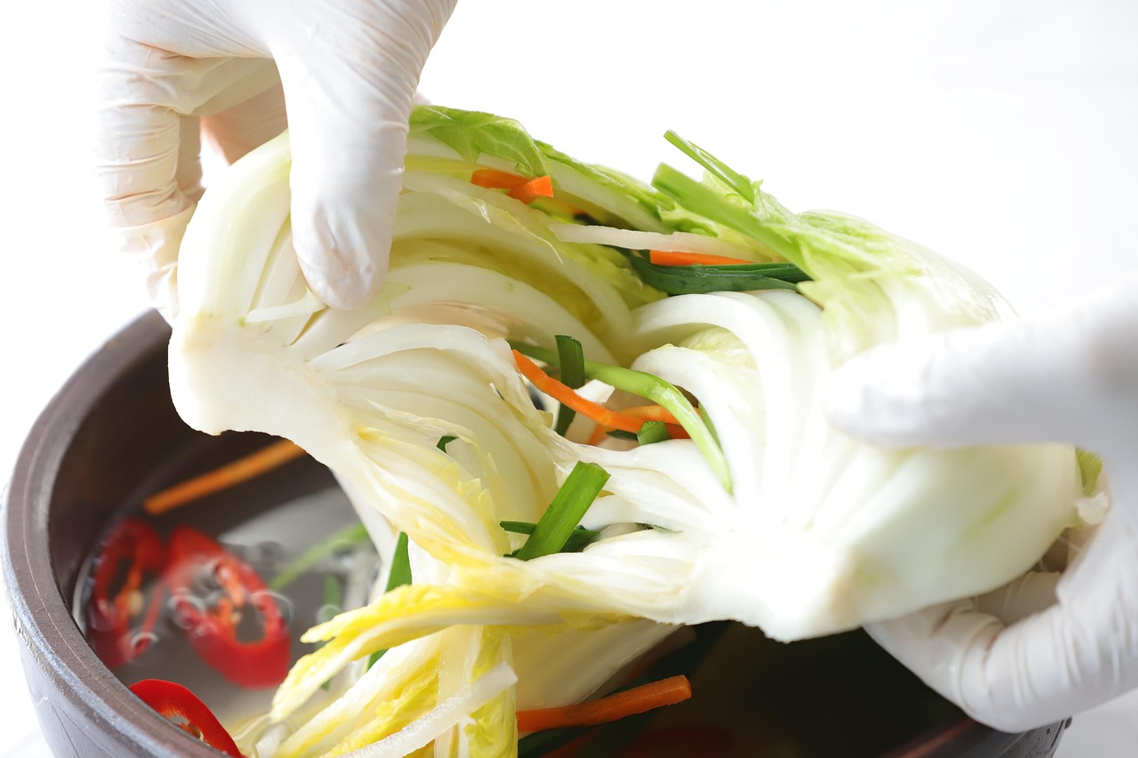 entdecken sie die faszinierende welt fermentierter lebensmittel – von sauerkraut bis kimchi. erfahren sie mehr über gesundheitliche vorteile, herstellung und tipps zur integration in ihre ernährung.